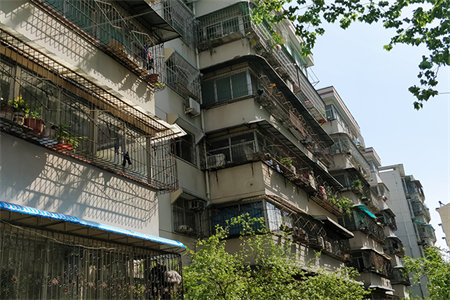 西郊街金源小区3室2厅2卫120㎡/带大车库